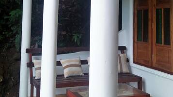 基本雙人房 | 3 間臥室、高級寢具、客房內保險箱、書桌