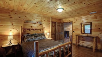 4 bedrooms, iron/ironing board, travel crib, WiFi (free)