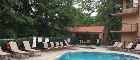Utomhuspool