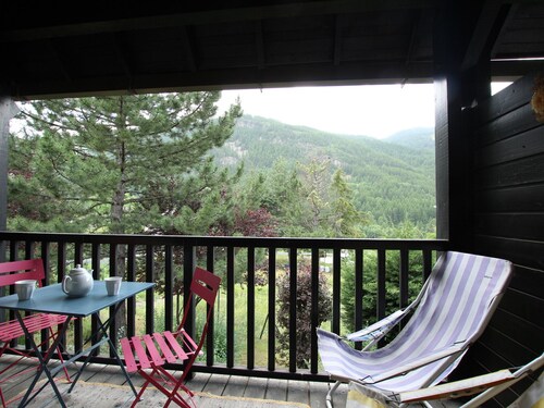 Triplex Cozy 6 Guests - South-West Balcony, Near Ski Shuttle, Quiet Area