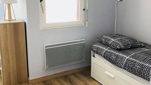 Room - Renovated Studio Cabin 200m from Beach - Private Parking (Arcachon)