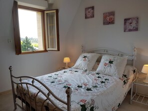 1 Schlafzimmer, Bügeleisen/Bügelbrett, Reisekinderbett