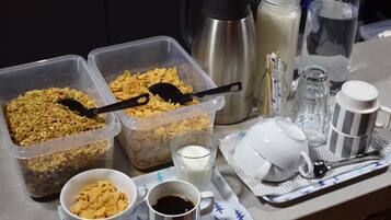 Desayuno de autoservicio incluido todos los días