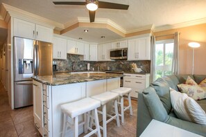 Fridge, microwave, oven, stovetop - Direct Beachfront Gulf with Amazing Views (Longboat Key)