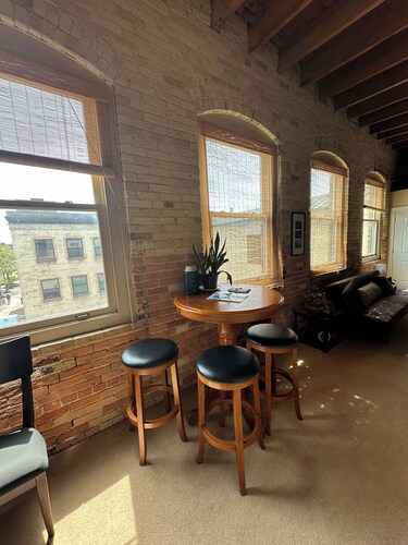 Fantastic Penthouse Downtown Grand Haven! Harbor Front Views! Walk Everywhere!