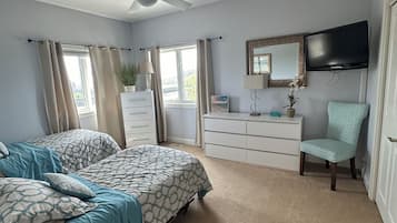 3 bedrooms, iron/ironing board, WiFi, bed sheets