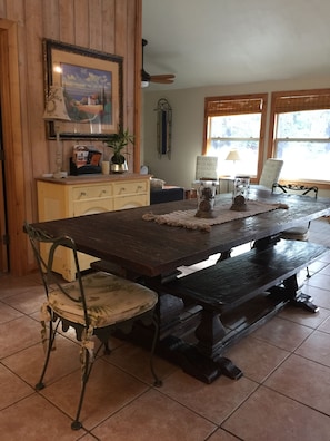 Dining - GREAT DEAL & BEST LOCATION 5 BR/4 Baths, Sleeps 18, Unlimited SHARC passes/Wi-Fi (Bend)