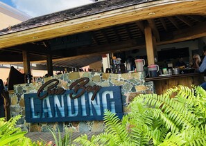 Bar (in der Unterkunft)