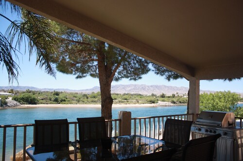 Riverfront Lomakoti --- Yksityinen ranta ja ramppi