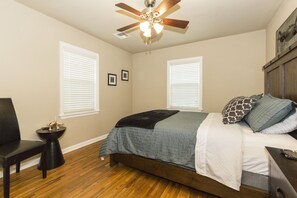 4 bedrooms, iron/ironing board, WiFi, bed sheets