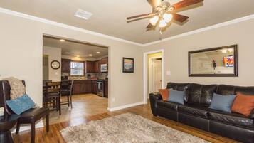 Télévision, baby-foot