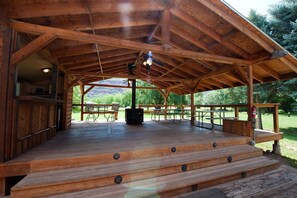 Outdoor dining - Cabin on Private Ranch on the Animas River - Stocked Pond (Durango)