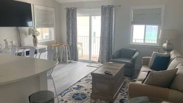 Smart TV, DVD player, books, stereo