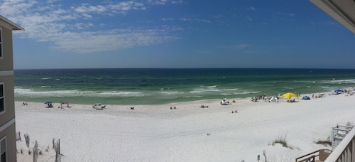 Remodeled 2020 Gulf front Private condo