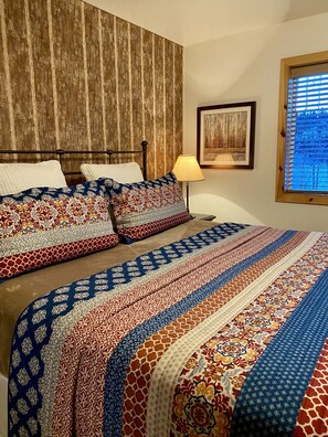 3 chambres, fer et planche à repasser, Wi-Fi gratuit, draps fournis