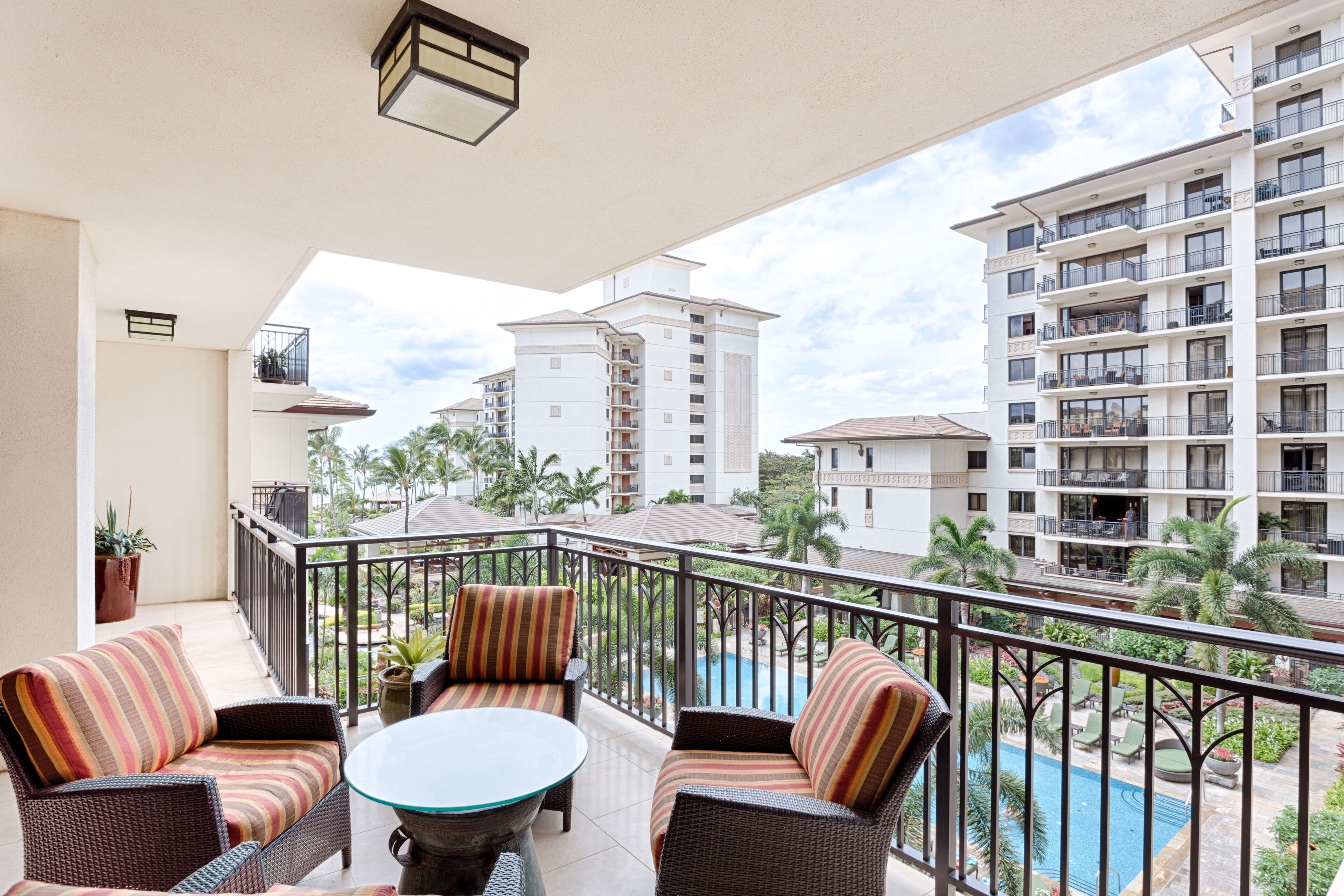 Relaxing 4th floor 3br/3ba villa with Pool View - Ocean Tower Beach Villa
