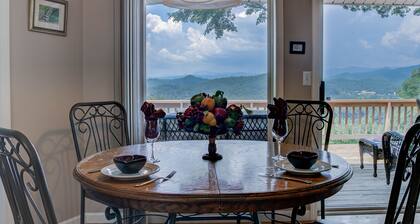 Come to Relax, Hike, and Bike w/Amazing Views - 3 Min to Brevard!