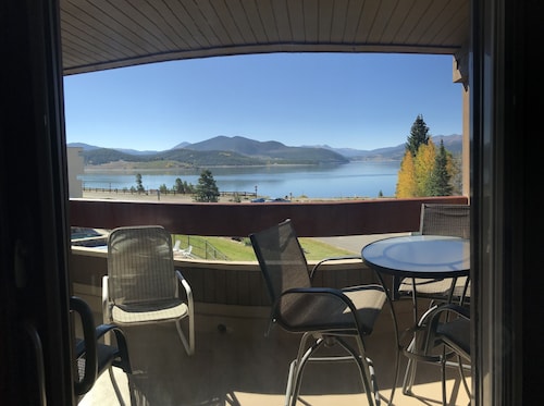 Amazing Mountain & Lakefront Views- Special!  1 FREE nite w/ 7 nite booking