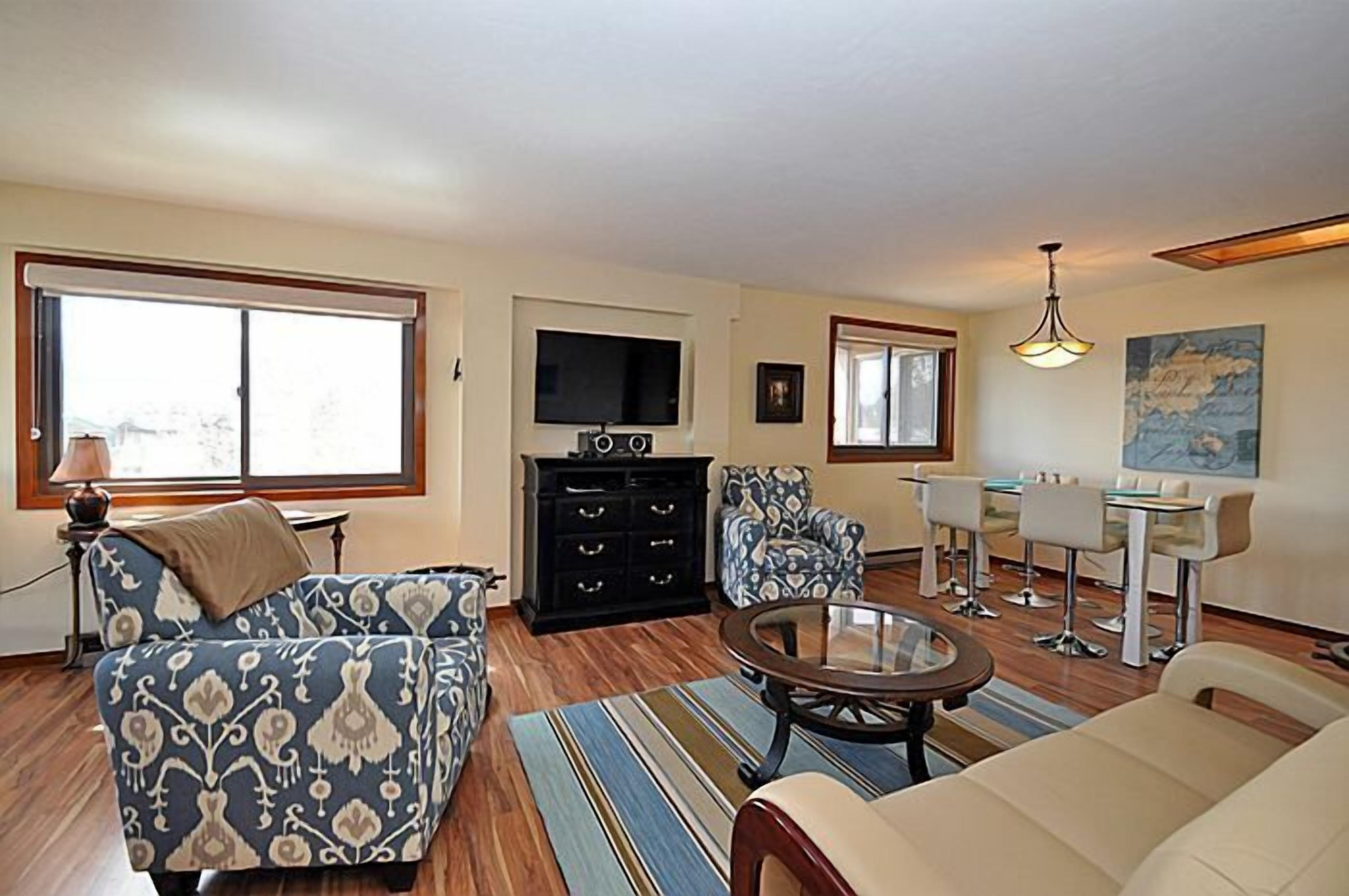 Amazing Mountain & Lakefront Views- Special!  1 Free Nite W/ 7 Nite Booking - Silverthorne, CO