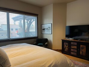 1 bedroom, iron/ironing board, travel cot, free WiFi