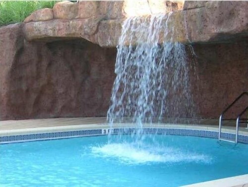 Terrific Snowbird Property-Boo now, 1st Floor Luau