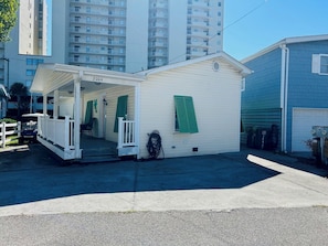 Exterior - 2004 Lark 3 bedroom, 2 1/2 bath home. (Surfside Beach)