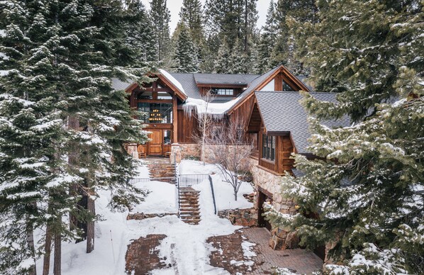 Exterior - Luxury Northstar Lodge (Truckee)