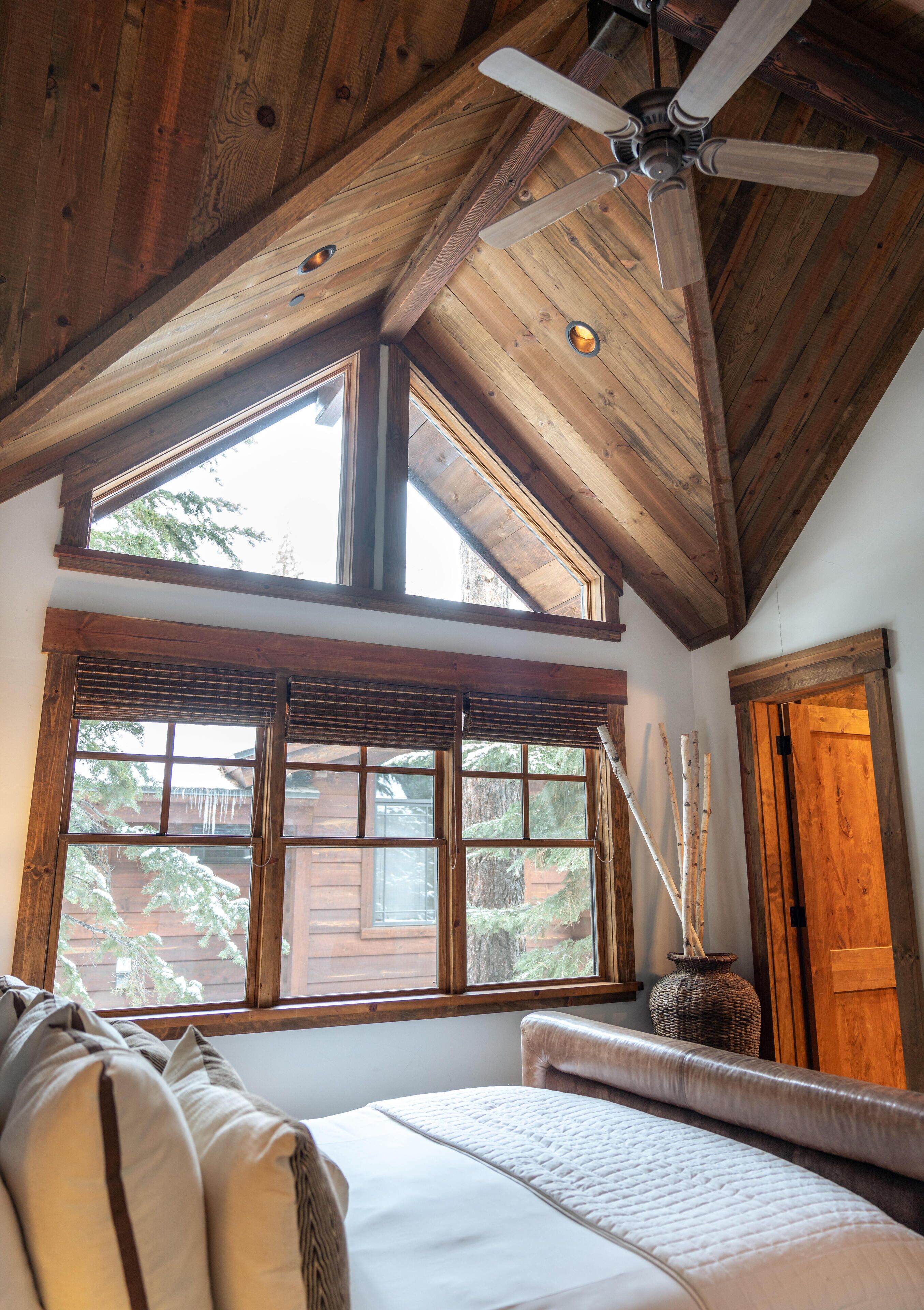 5 bedrooms, iron/ironing board, travel crib, WiFi