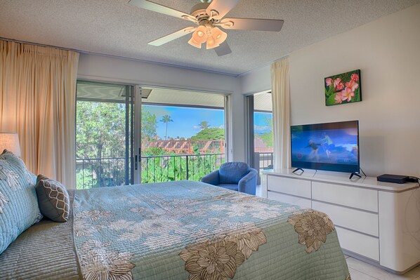 2 bedrooms, iron/ironing board, WiFi, bed sheets - Top Floor, Corner 2 Bedroom, Ocean View, Beach Cabana, 3 pools, Jacuzzi. (Kaanapali)