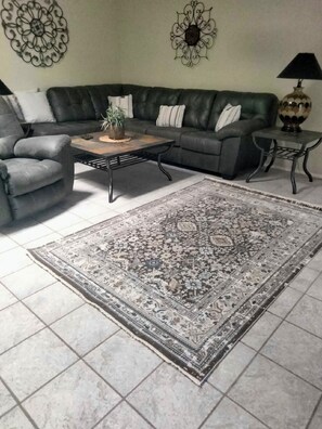 Smart TV, DVD player - Colorado River Mohave ValleyAZ-Private Bch & Lnch Ramp-Cabral Riverfront Oasis-2 (Mohave Valley)