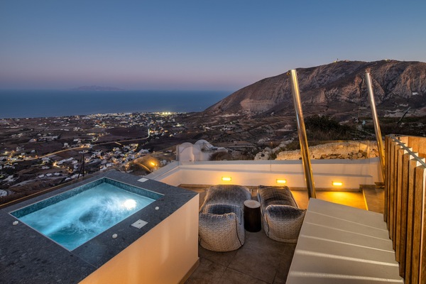 Villa, Heated Tub, Sea View (Villa S) | 1 bedroom, in-room safe, blackout drapes, soundproofing
