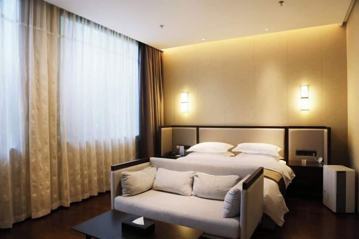 In-room safe, desk, blackout drapes, free WiFi
