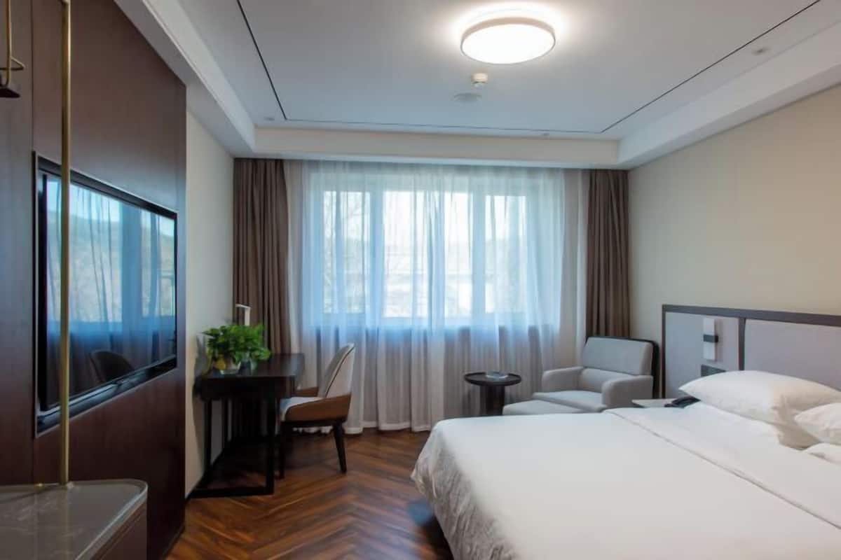 In-room safe, desk, blackout curtains, free WiFi