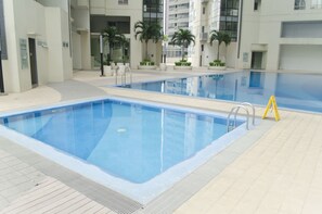 Outdoor pool - Indigo BGC @ Fort Victoria (Taguig)