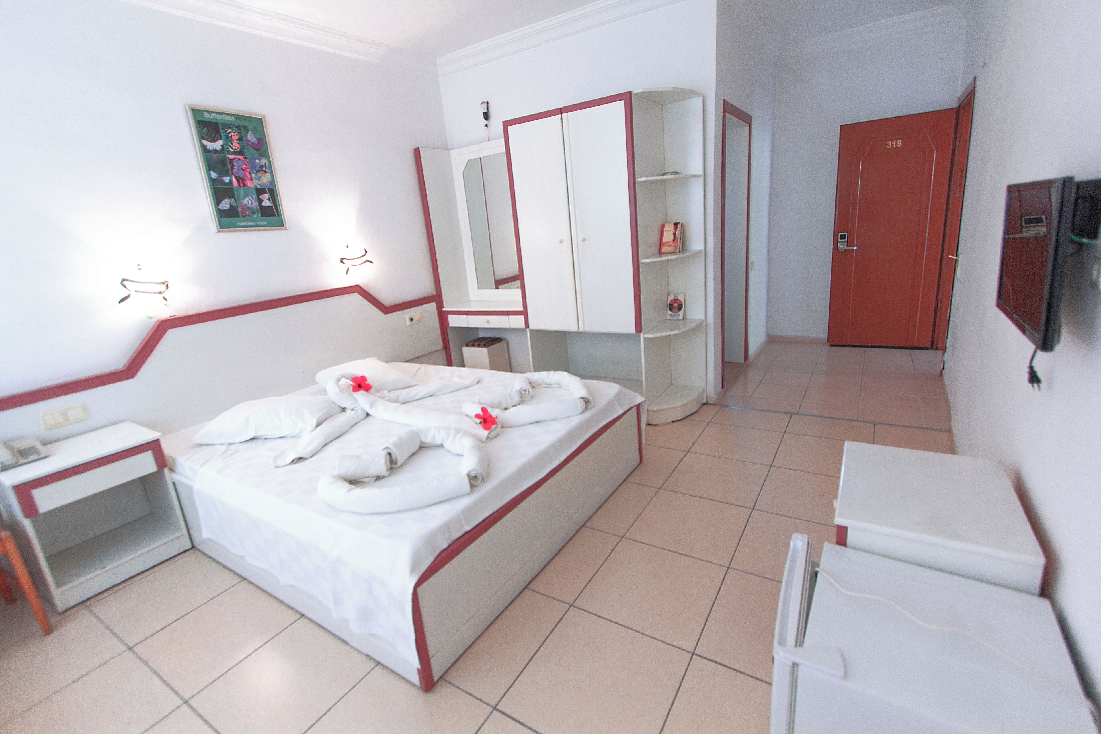 Minibar, desk, free WiFi, bed sheets