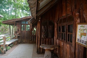 Three Bedrooms - Shared Bungalow  | 陽台