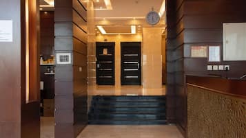 Pintu masuk properti