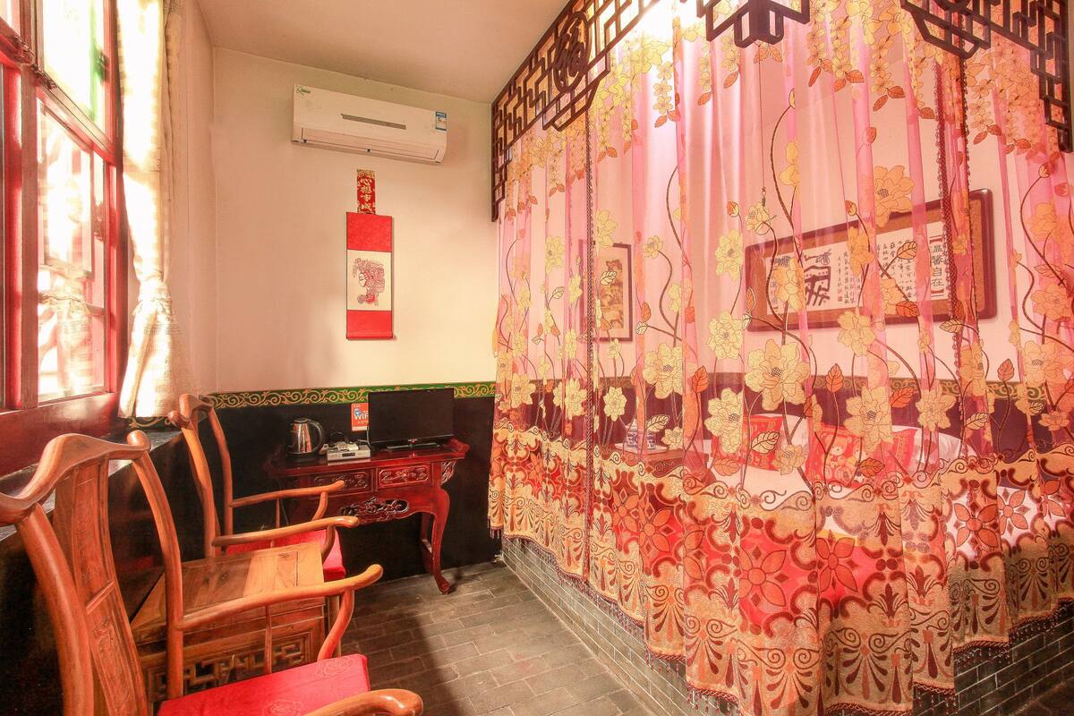 Deluxe Room With Kang Bed | Blackout curtains, free WiFi