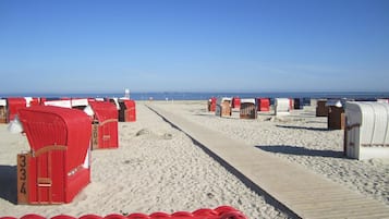 Una spiaggia nelle vicinanze