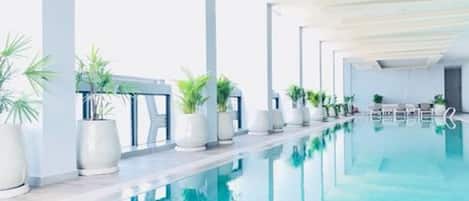 Piscine couverte, piscine extérieure