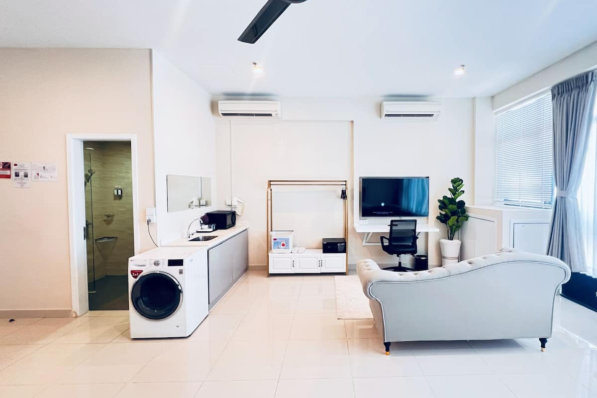 Executive Room | In-room safe, desk, blackout drapes, soundproofing