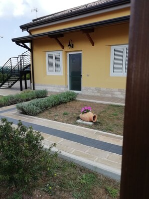 Front of property - Ostello Villafranca (Pignola)