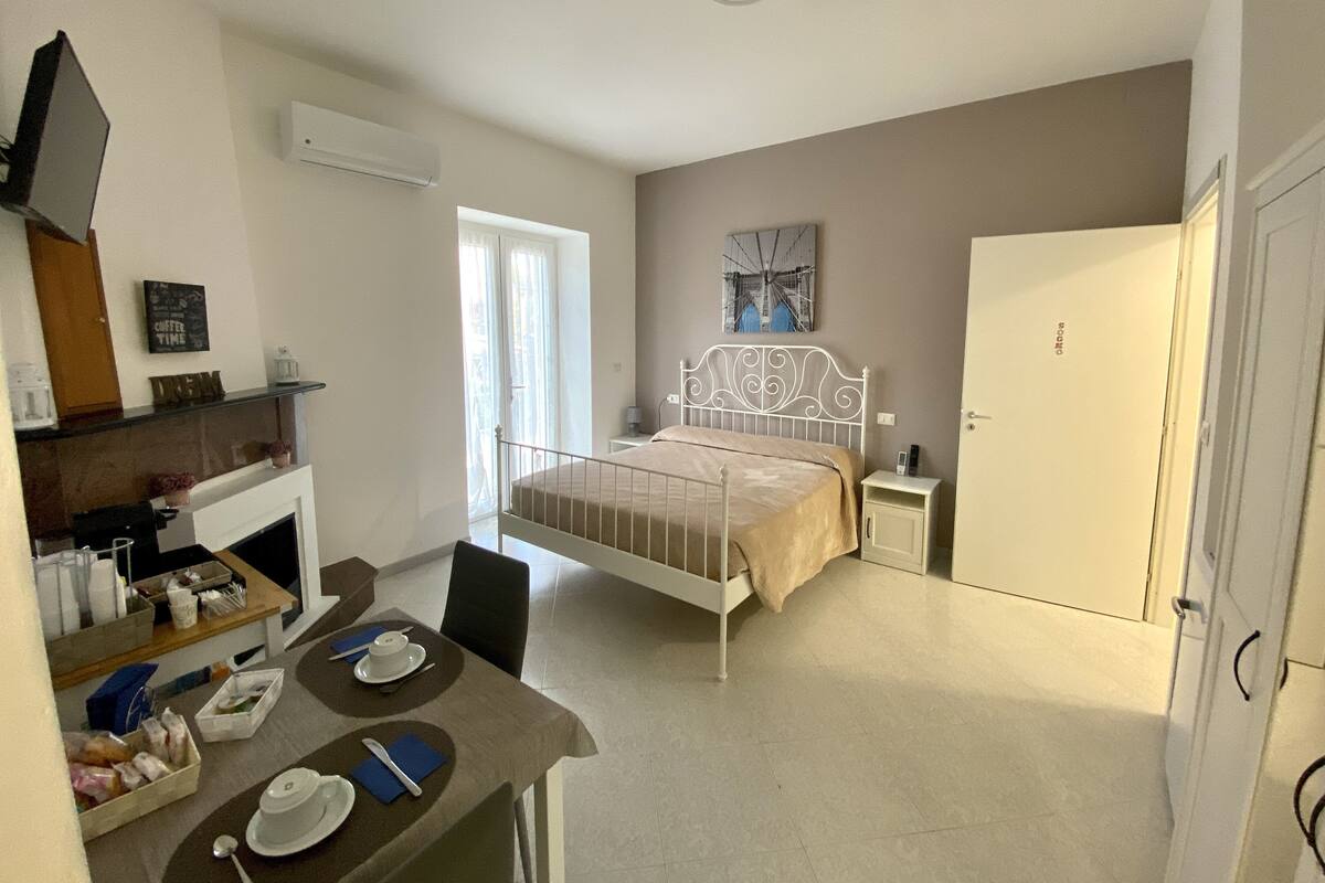 Kamar Double Deluks | Seprai premium, bantalan ekstra lembut, Wi-Fi gratis, dan seprai linen