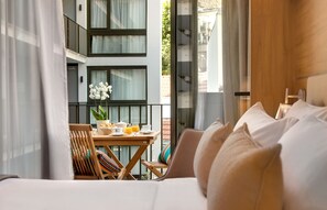 1 bedroom, premium bedding, minibar, in-room safe