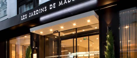 Fasade – kveld/natt