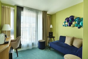 Eiffel Tower Suite | Living area