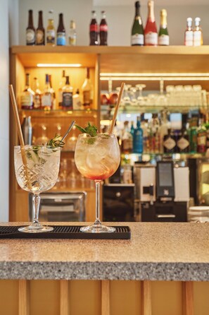 Bar (on property) - Les Jardins de Mademoiselle Hotel & Spa (Paris)