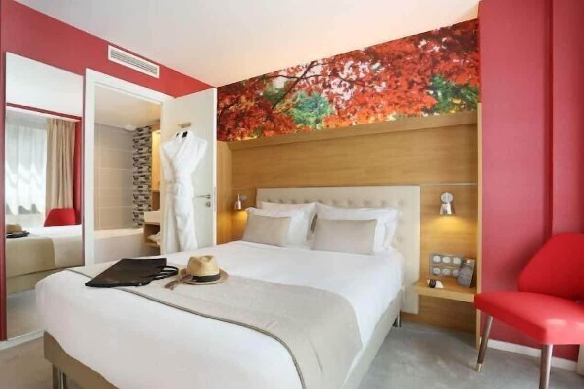1 bedroom, premium bedding, minibar, in-room safe
