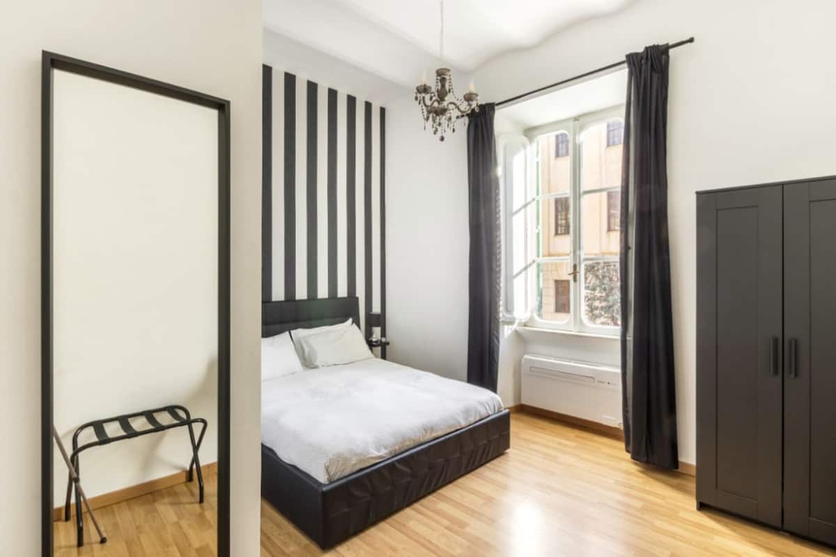 Deluxe Suite | Premium bedding, minibar, in-room safe, desk
