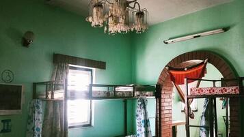 Premium bedding, free WiFi